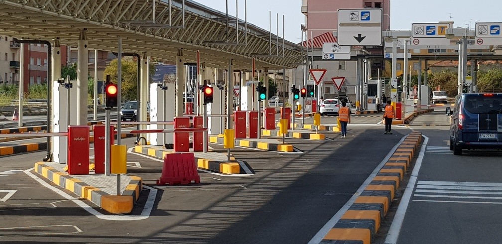 Le barriere FAAC sullo stretto di Messina per il terminal traghetti di Caronte & Tourist